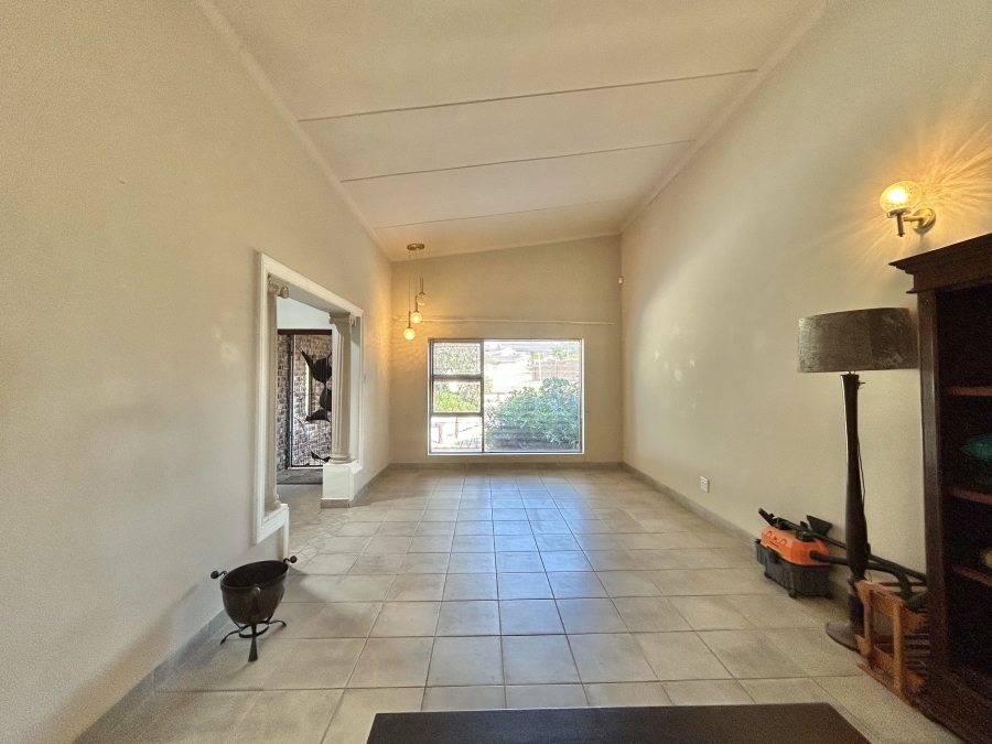 4 Bedroom Property for Sale in Wavecrest Eastern Cape